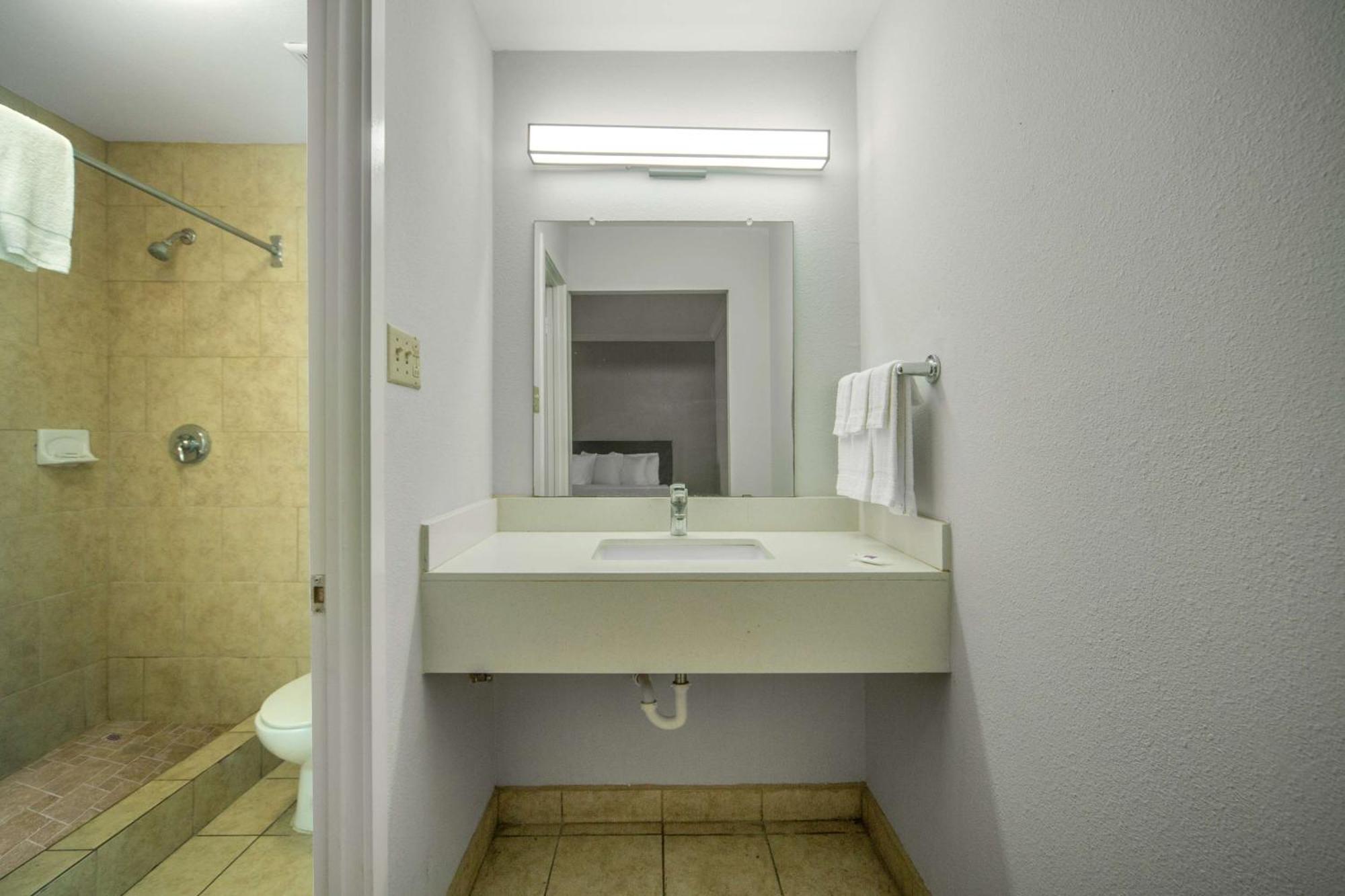 Motel 6 San Antonio, Tx I-35 North Corridor מראה חיצוני תמונה